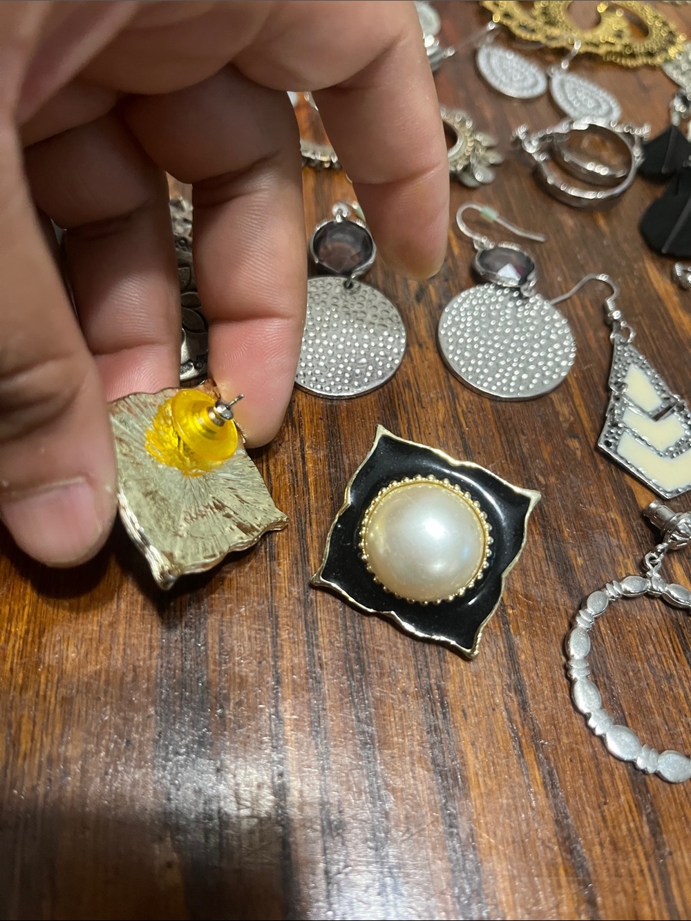 Mixed Women's Earrings Set in Silver, Gold and Mint - Picture 5 of 10